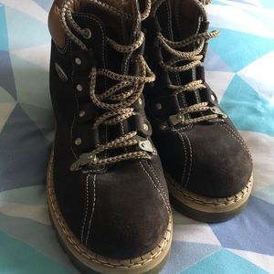 Vintage hiking / chunky fashion boots